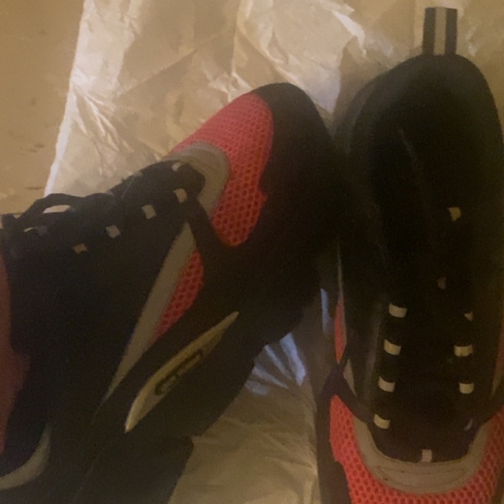 B22 Dior Sneakers - Picture 3 of 4